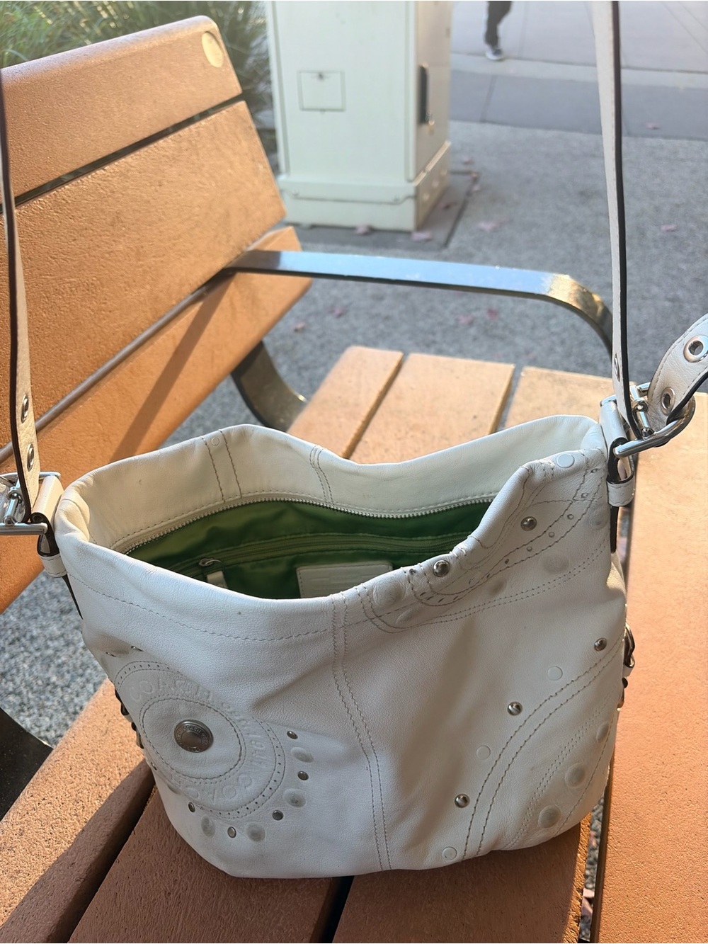 Vintage Coach Cream hobo Leather Shoulder Bag with Stud Embellishments